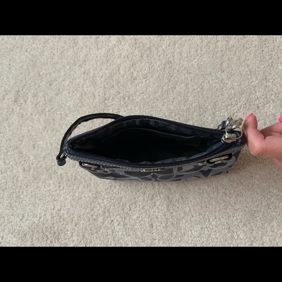 Coach wristlet - Picture 3 of 5